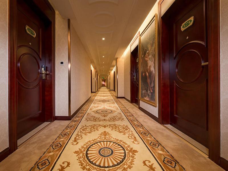 Vienna Hotel Shenzhen Shuiku New Village Экстерьер фото